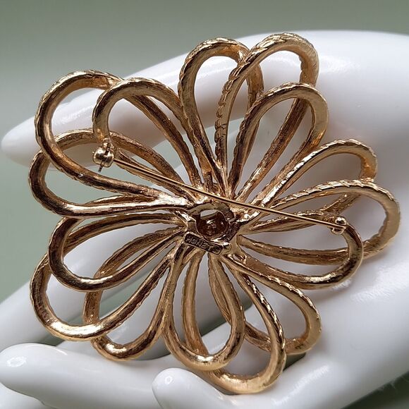 Vintage Brooch MONET Flower Rope Cord Pin, Gold Plated, 3 Inch - Picture 5 of 12